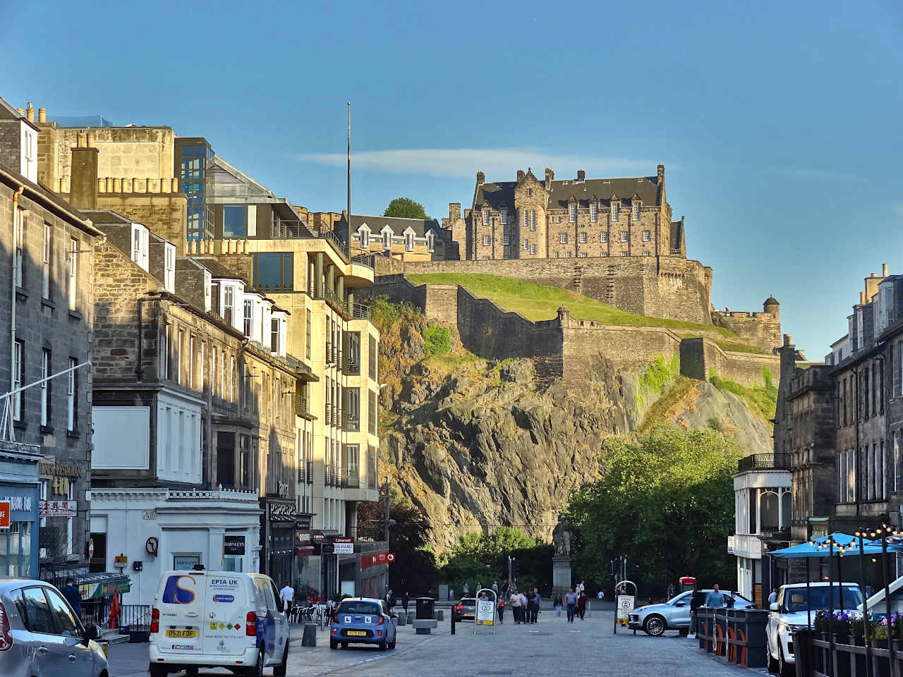 vue sur le château d'Edimbourg depuis New Town