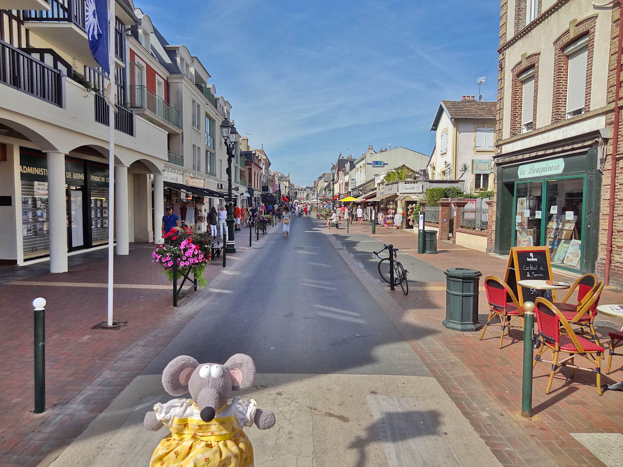 avenue de la mer à Cabourg