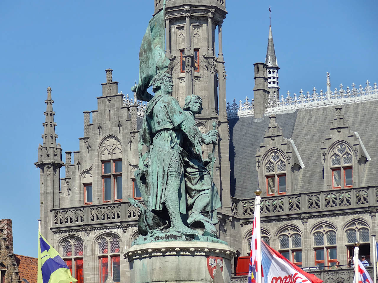 bruges grand place statues