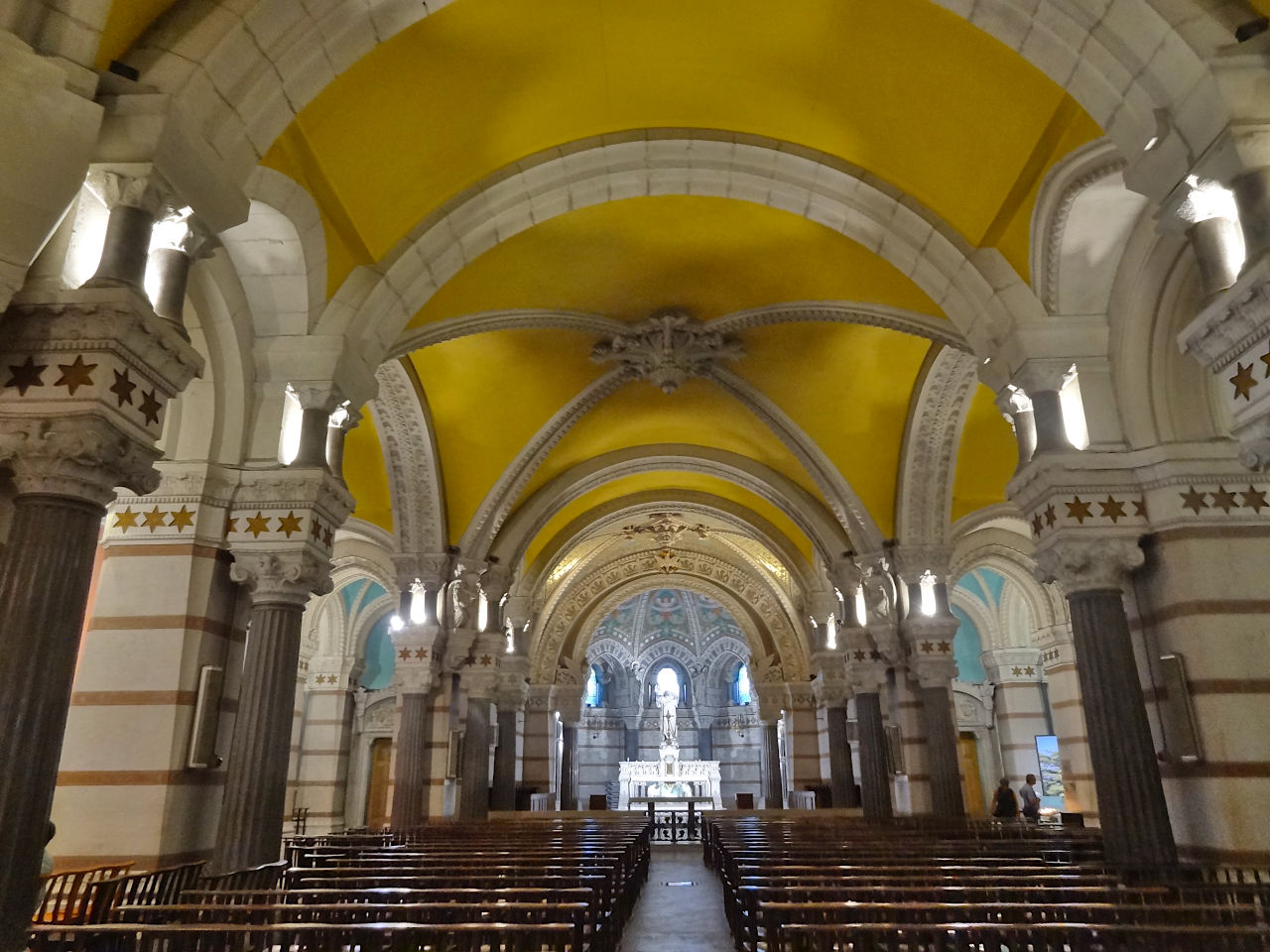 église basse de la basilique de Fourvière