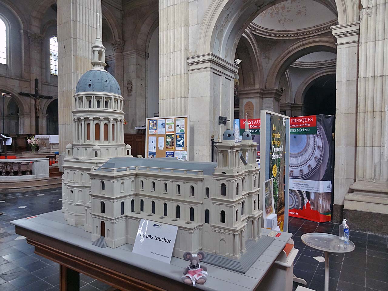 Maquette de la basilique de Boulogne-sur-Mer