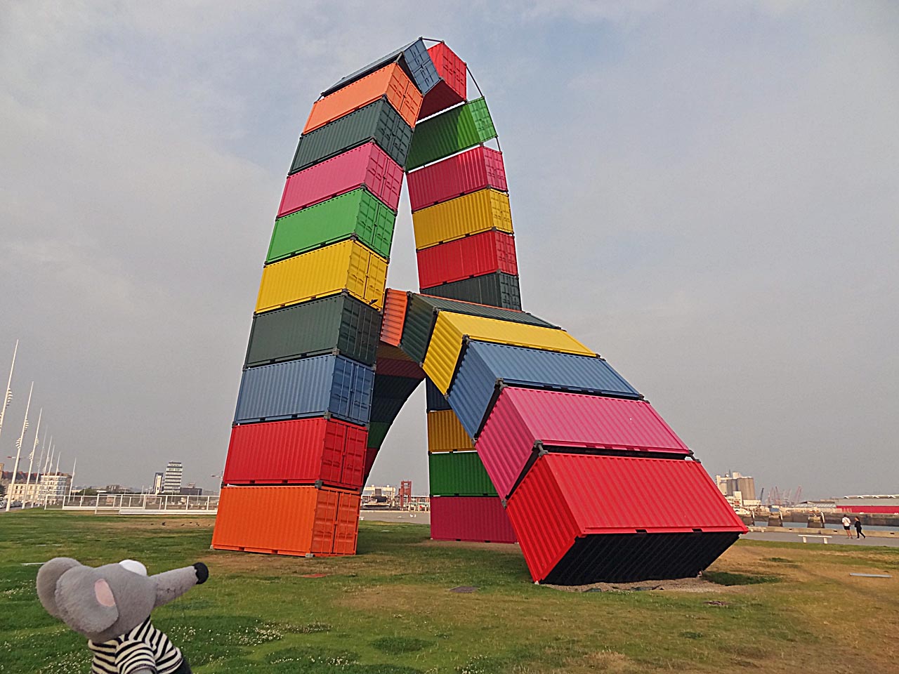 La catène de containers au Havre