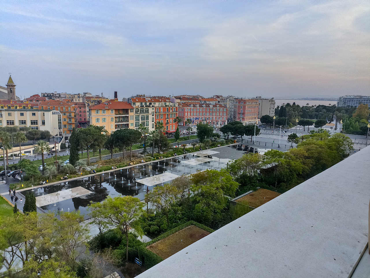 La vue sur Nice depuis la terrasse de l'Horloge