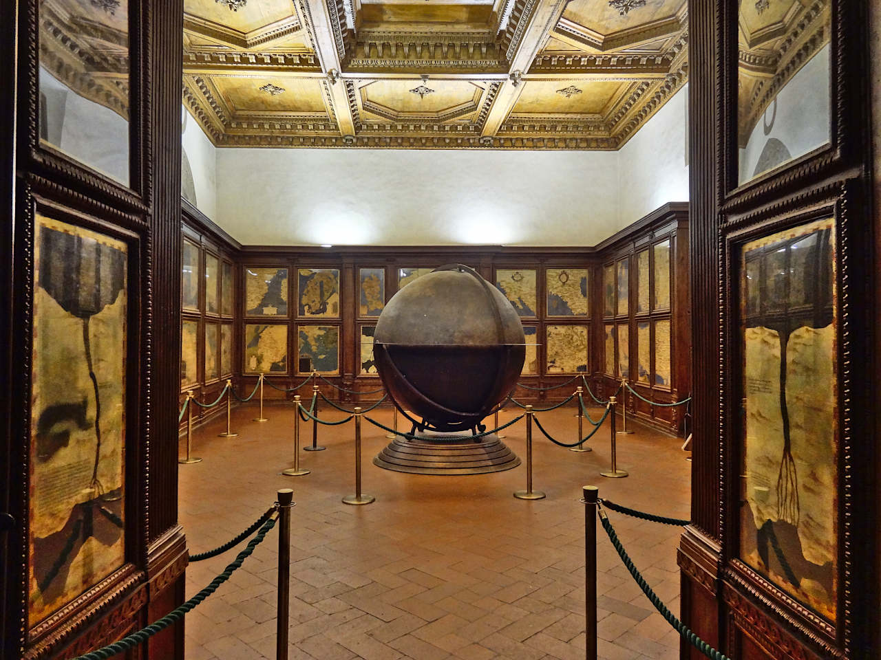 salle des cartes palazzo vecchio