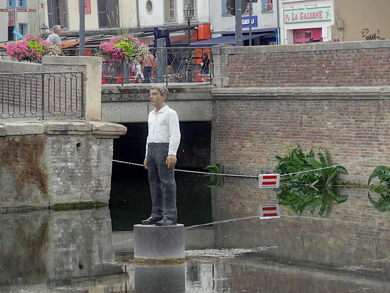 l'homme sur la bouée Amiens