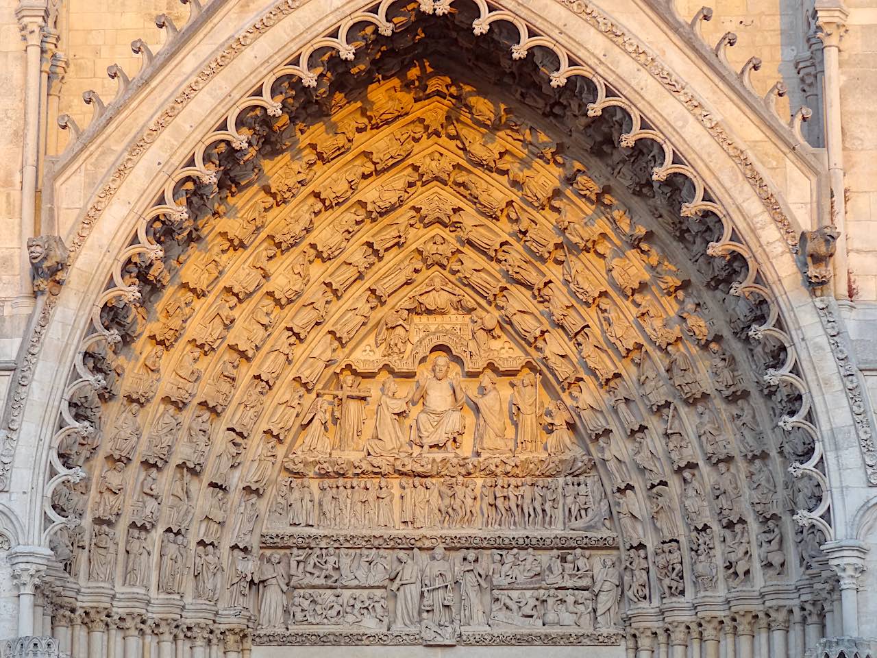 tympan de la cathédrale d'Amiens