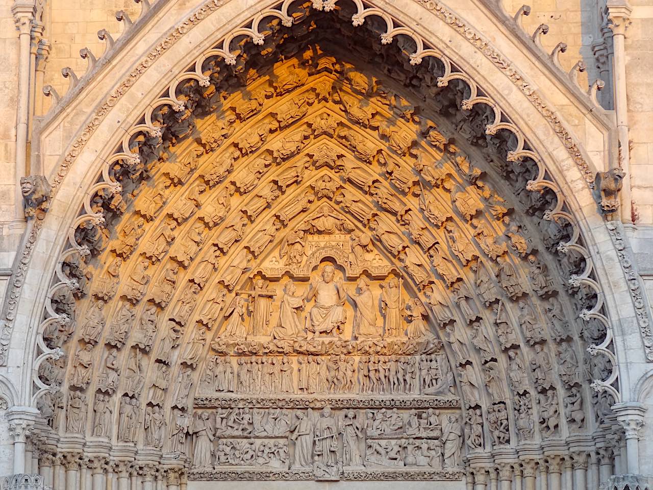 tympan de la cathédrale d'Amiens