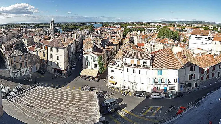 Arles vue des arènes