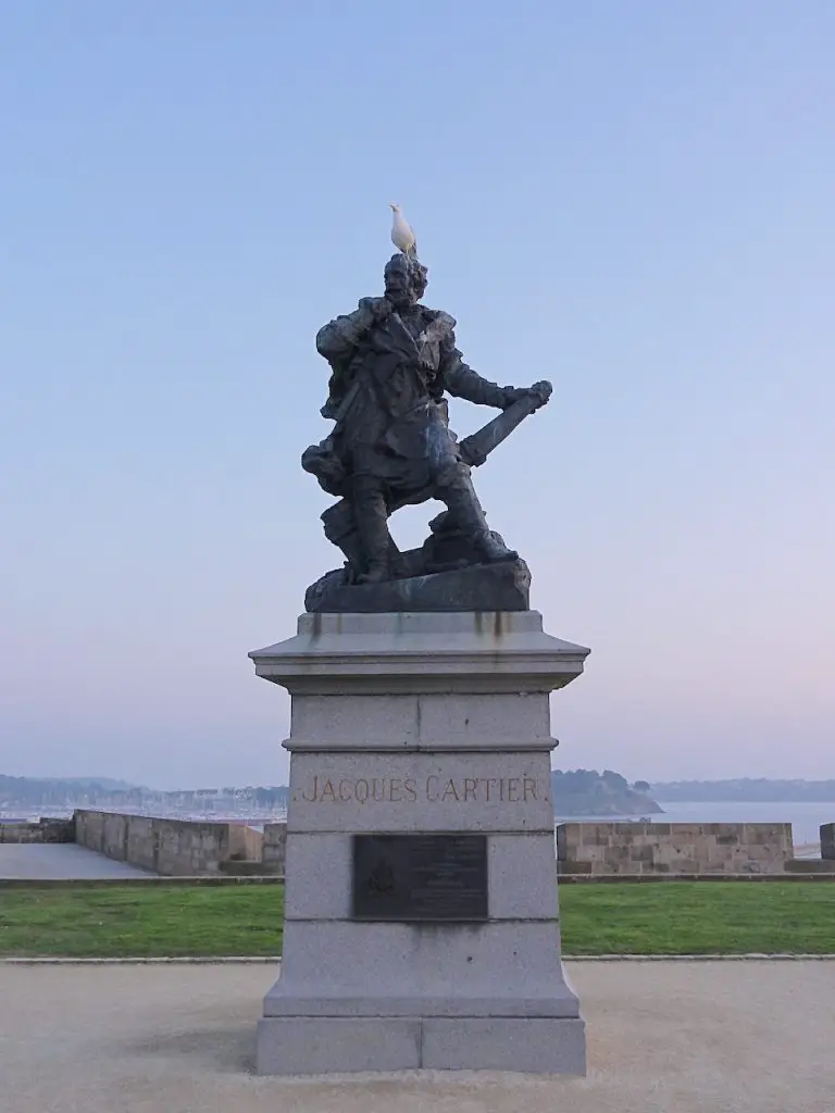 statue de Jacques Cartier à Saint-Malo