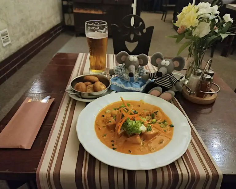 goulash de poulet au paprika au Balaton de Cracovie