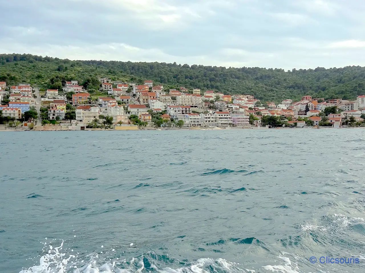 vue depuis le bateau entre Trogir et Split