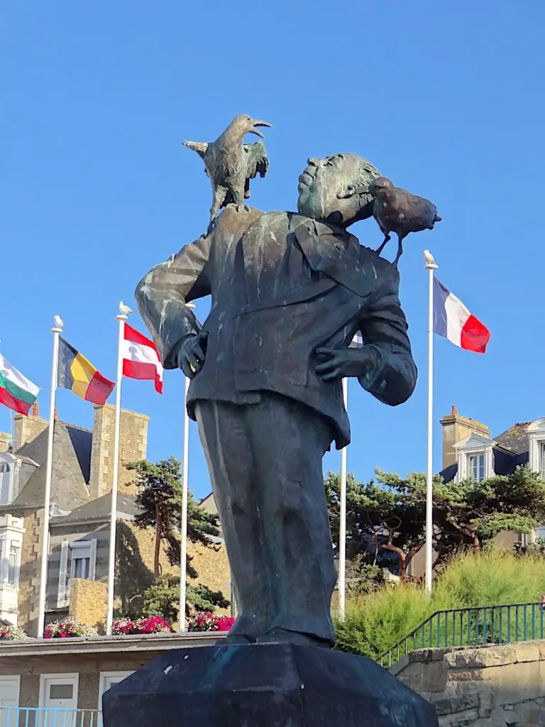 statue d'Alfred Hitchcock à Dinard
