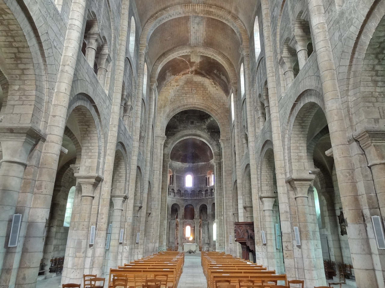 Église Saint-Étienne de Nevers