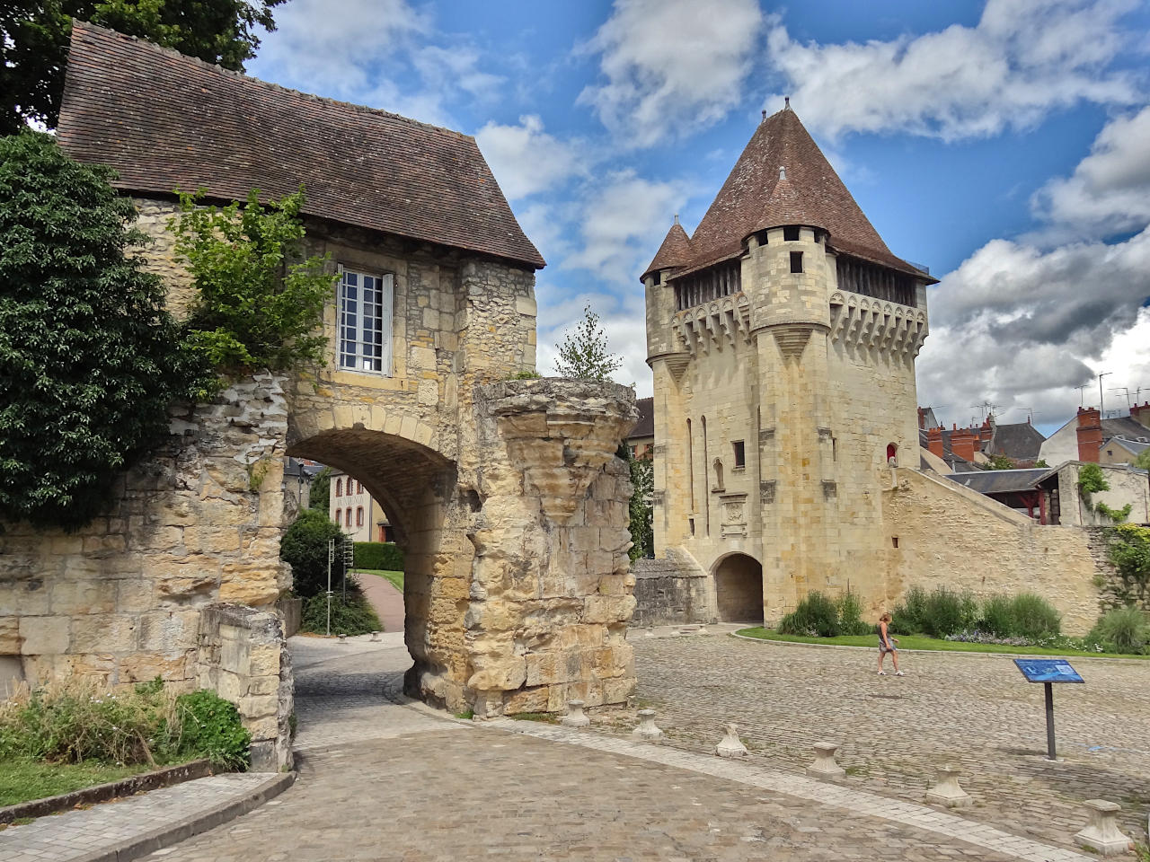 Porte du Croux Nevers