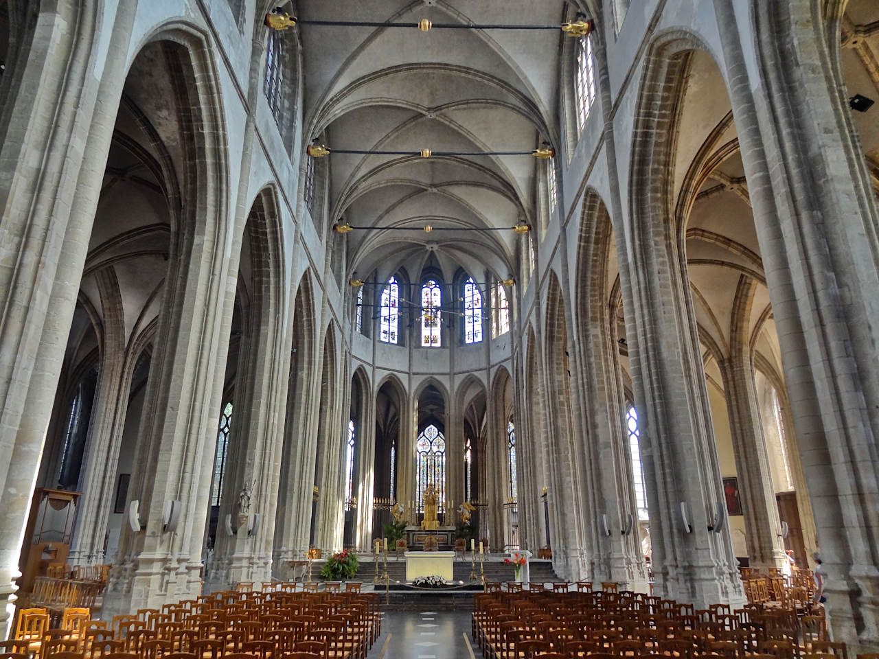 Intérieur de l'église Saint-Éloi à Dunkerque