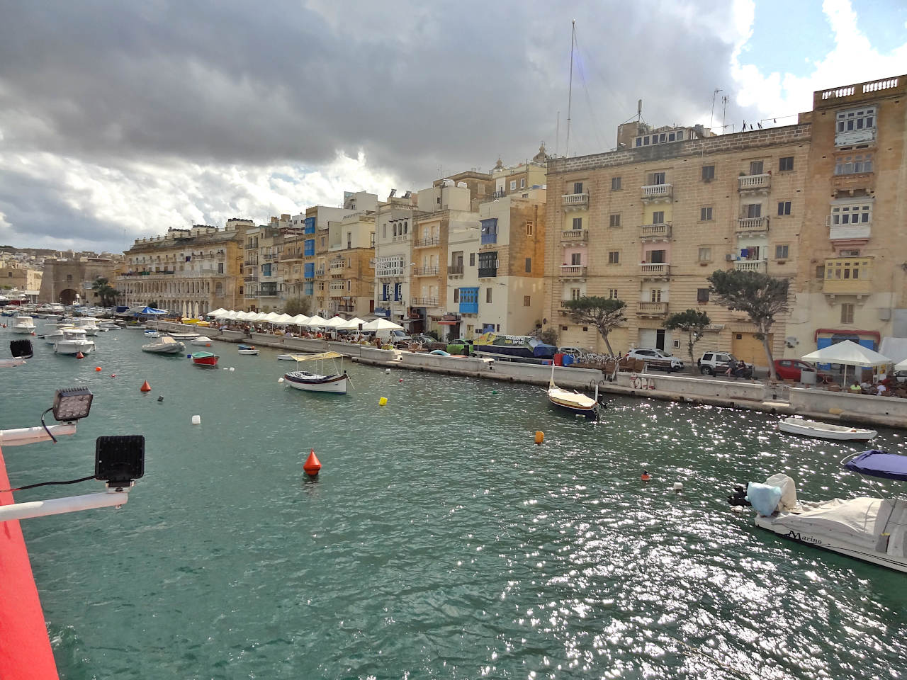 entrée dans le port des 3 cités de Malte en bateau