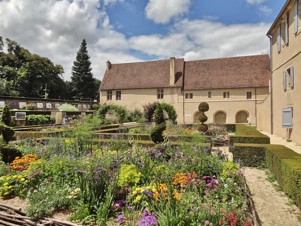 jardin médiéval du musée de la Faïence de Nevers