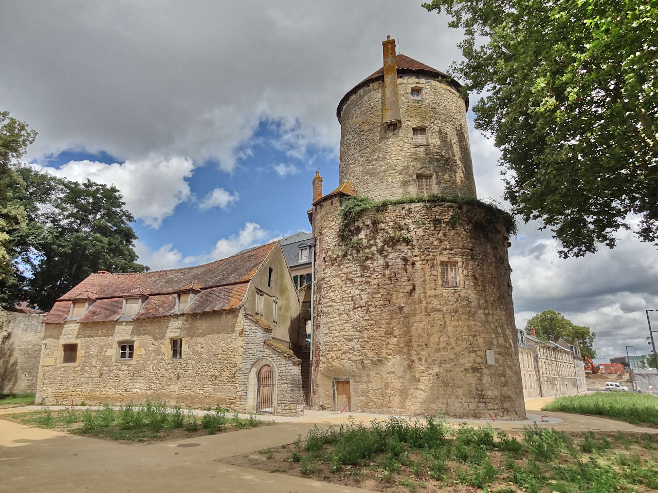 remparts de Nevers : tour Goguin