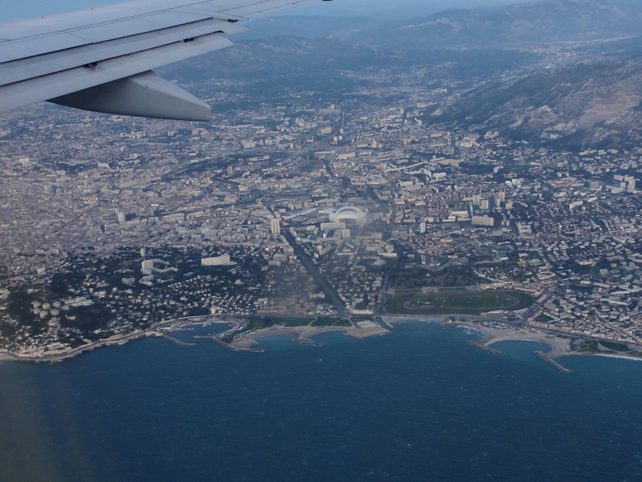 Vue aérienne sur les plages de Marseille