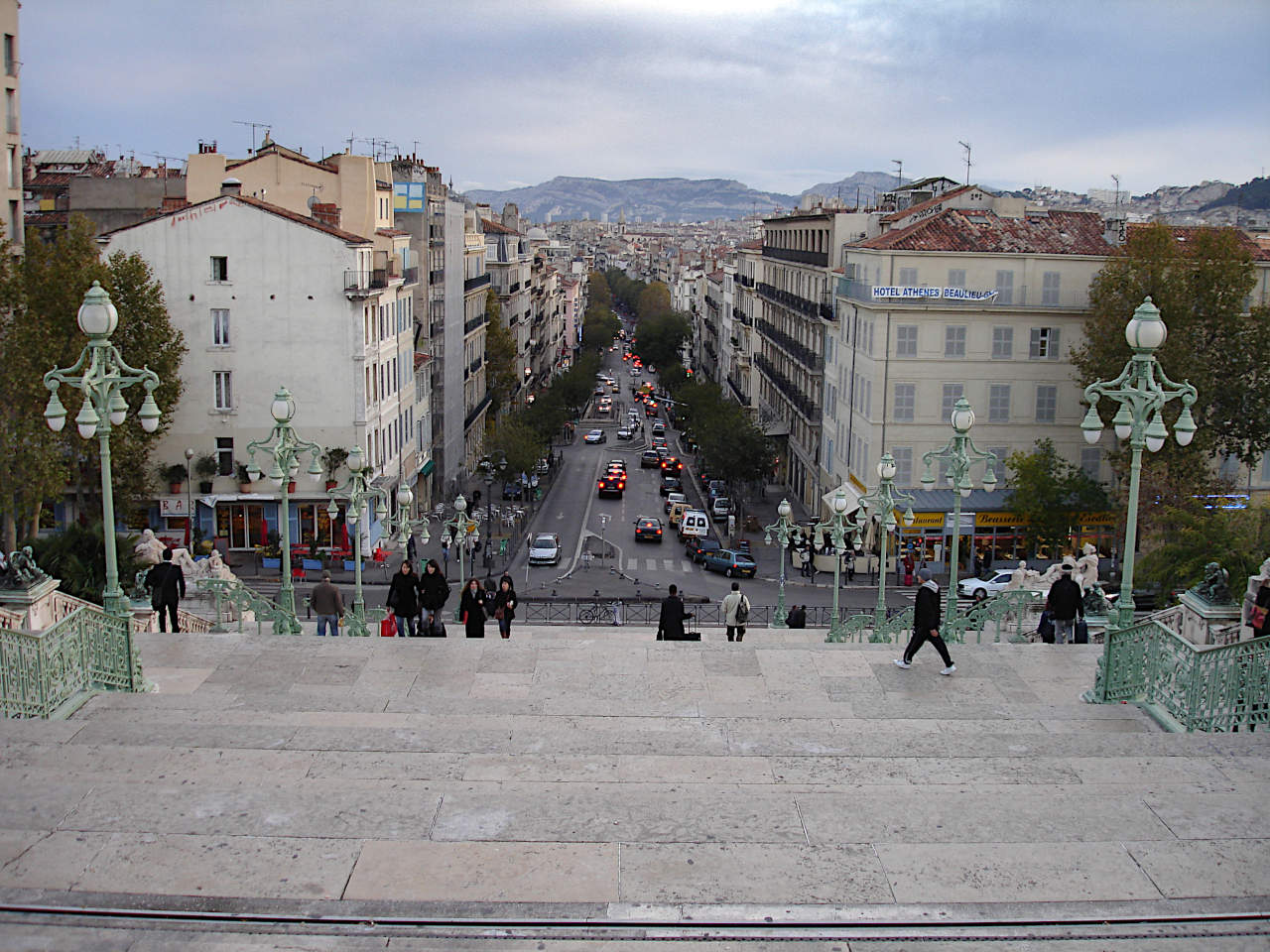 vue sur Marseille depuis la gare Saint-Charles