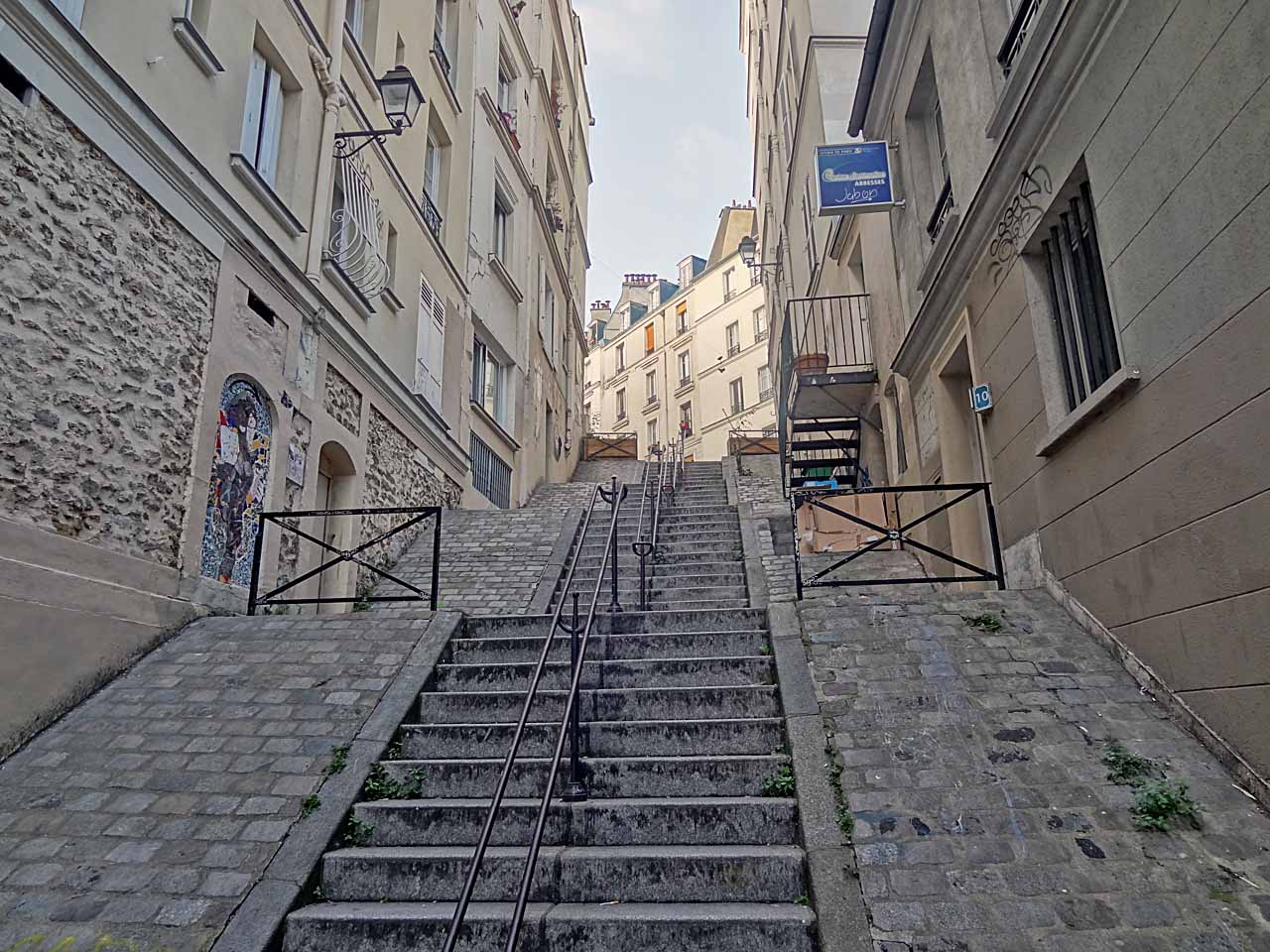 Passage des Abbesses à Montmartre
