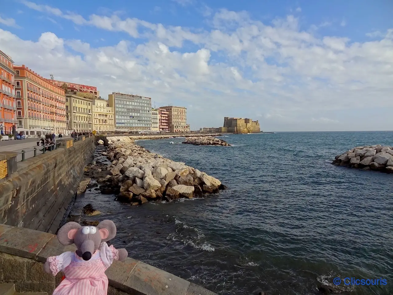 bord de mer de Naples dans le quartier de Chiaia