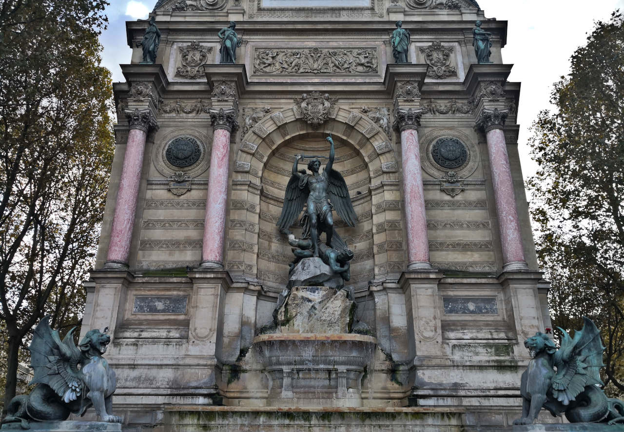 fontaine Saint-Michel Paris