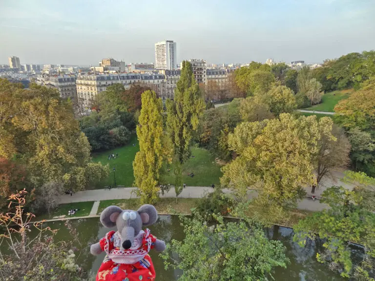 vue depuis la gloriette du parc Buttes Chaumont de Paris