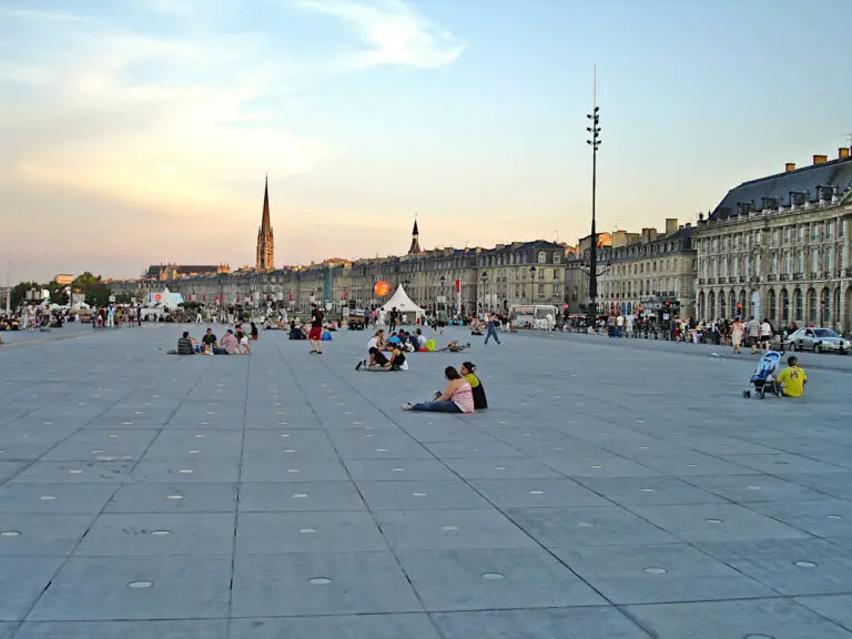 quais à Bordeaux