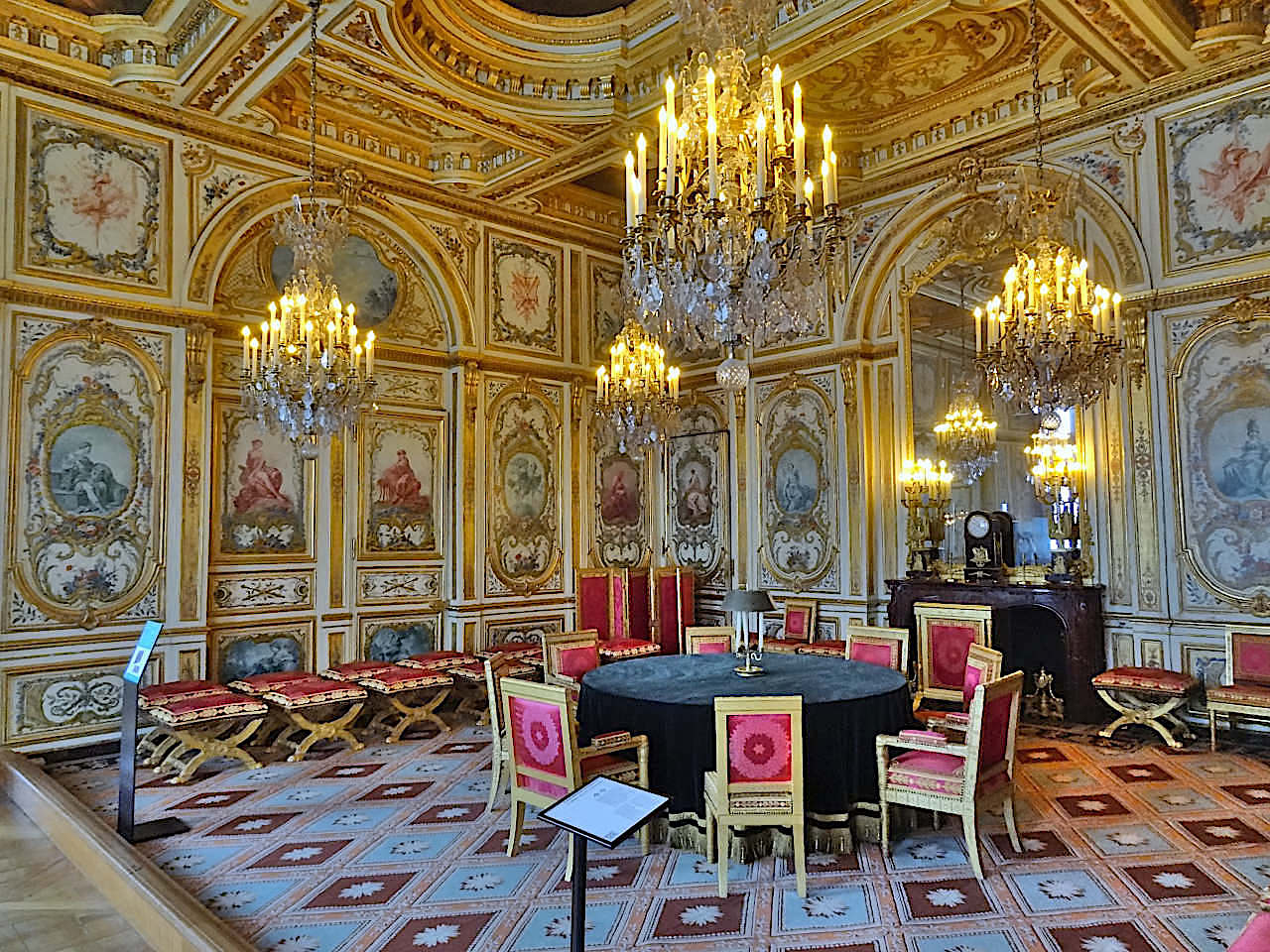 château fontainebleau salon