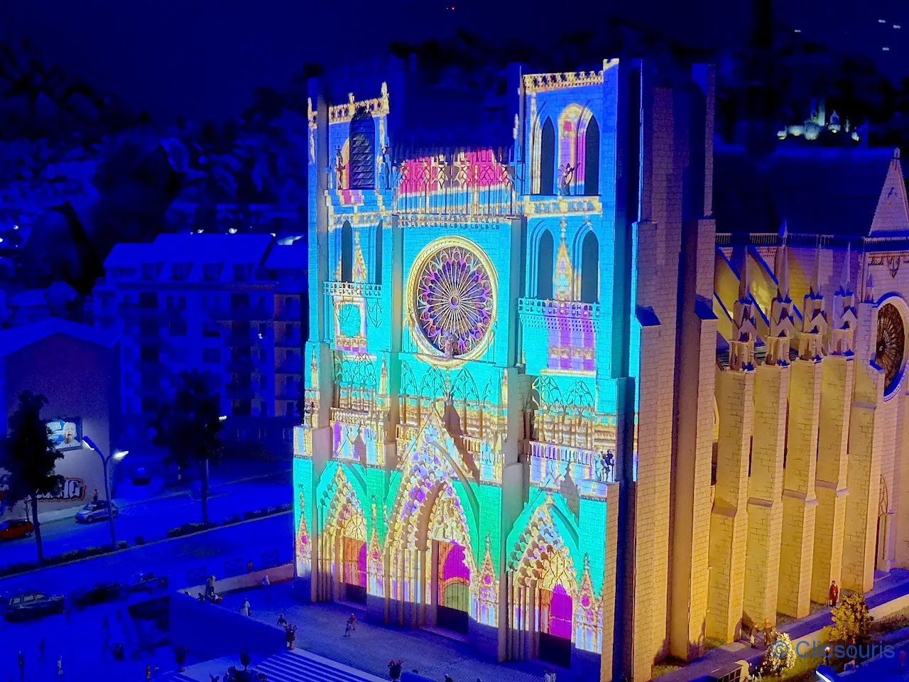 Représentation de la fête des Lumières de Lyon à Mini-world