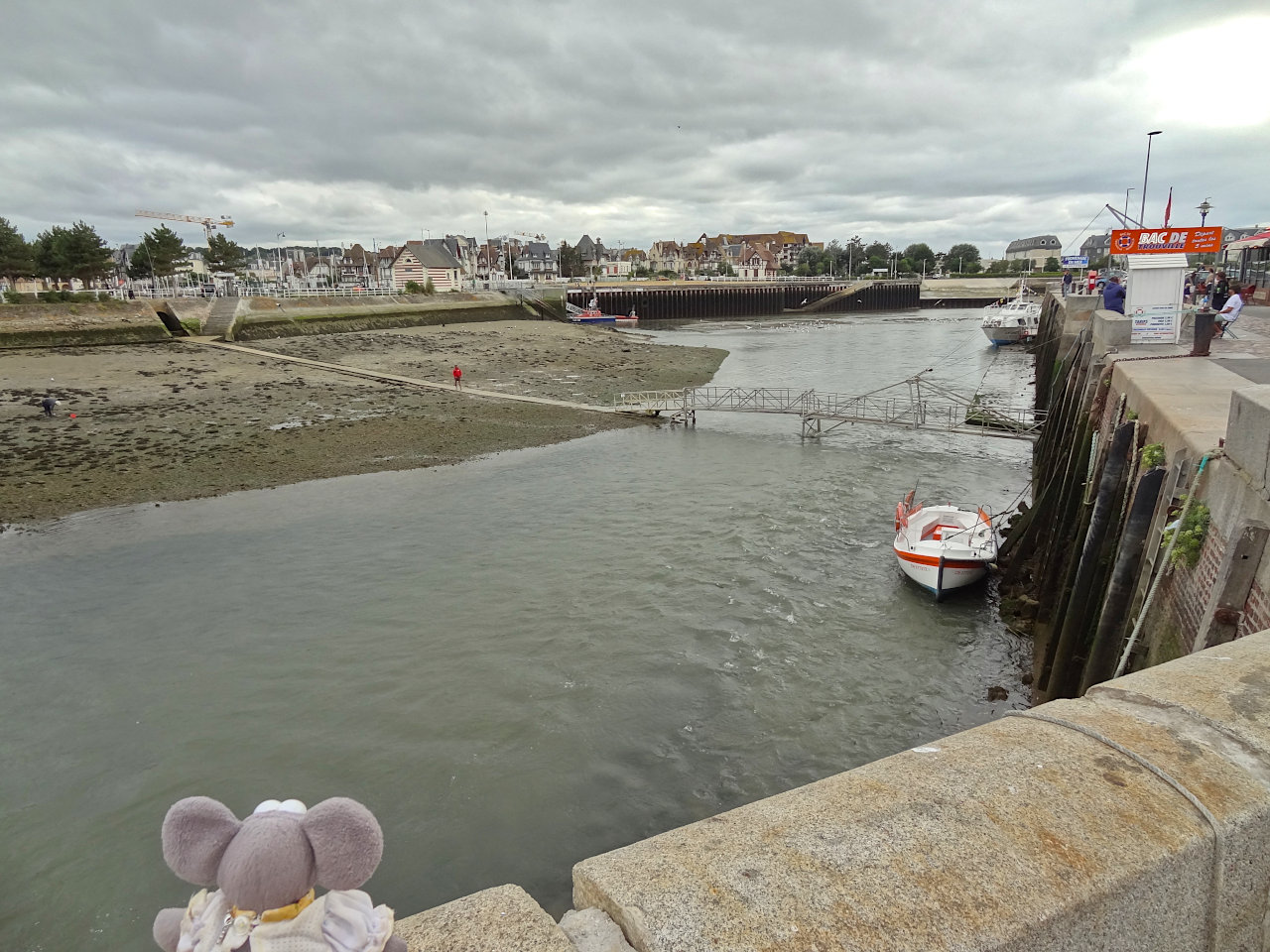 Bac de la Touques à Trouville-sur-Mer