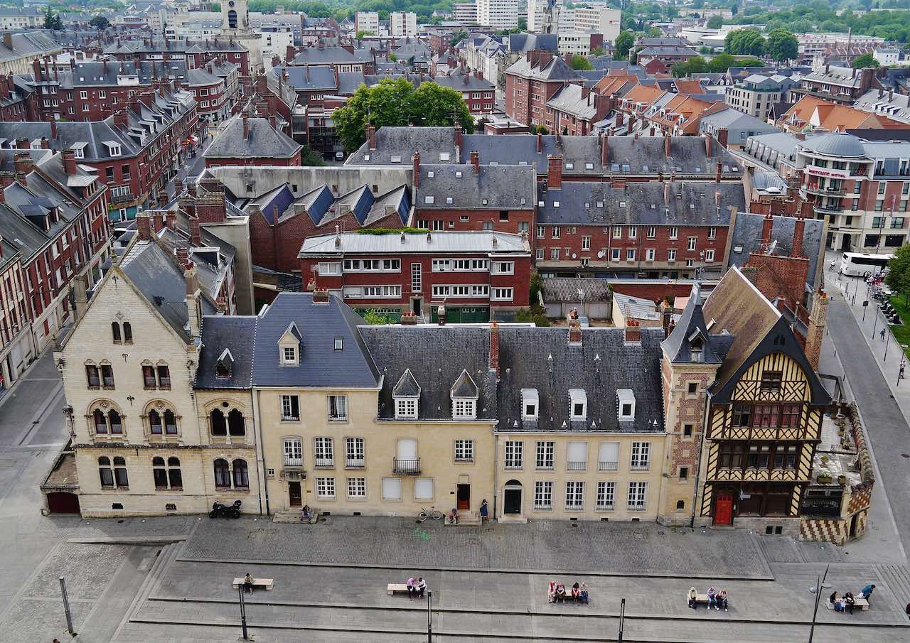 parvis cathédrale d'Amiens