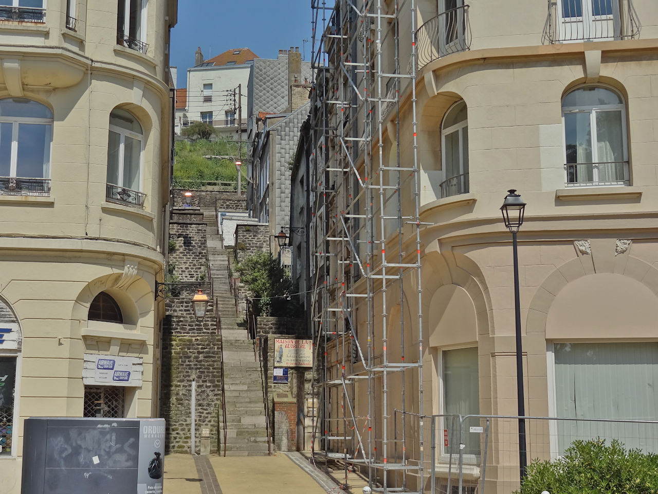 escaliers et maison de la Beurière à Boulogne-sur-mer