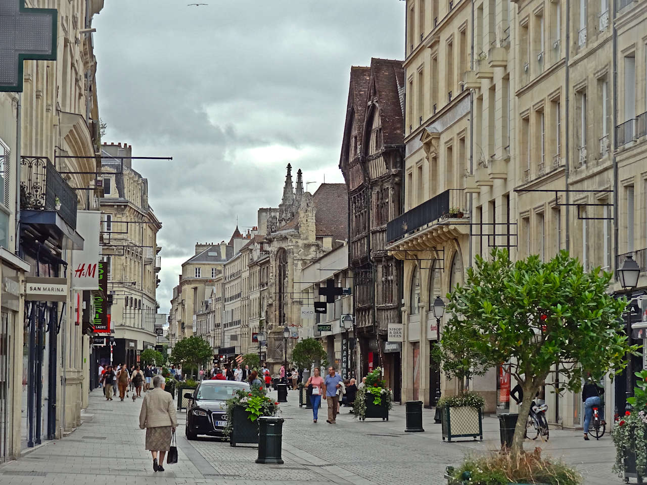 rue Saint-Pierre de Caen