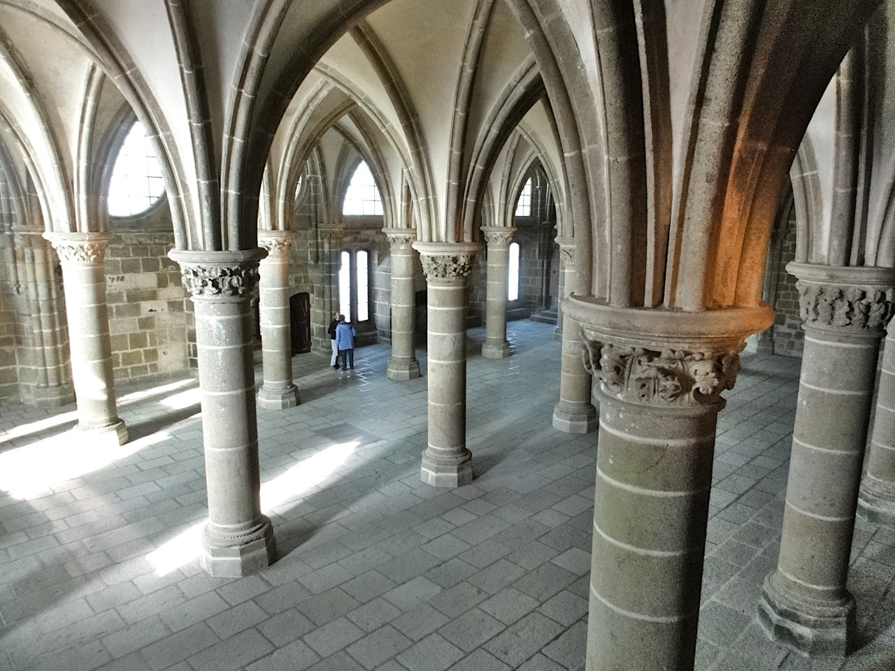 salle des chevaliers abbaye Mont Saint Michel