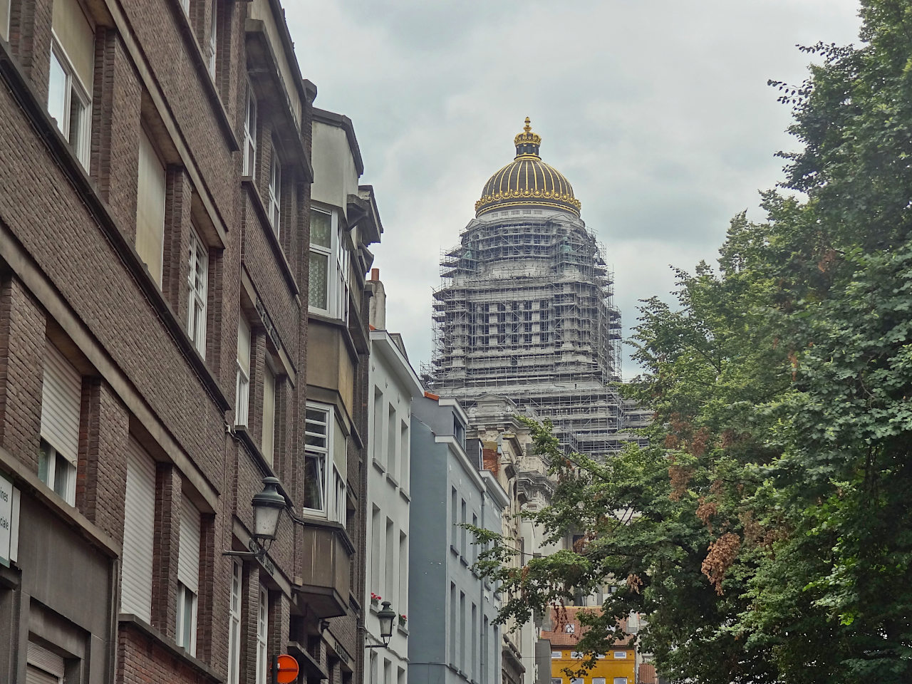 palais de justice de Bruxelles et quartier Marolles