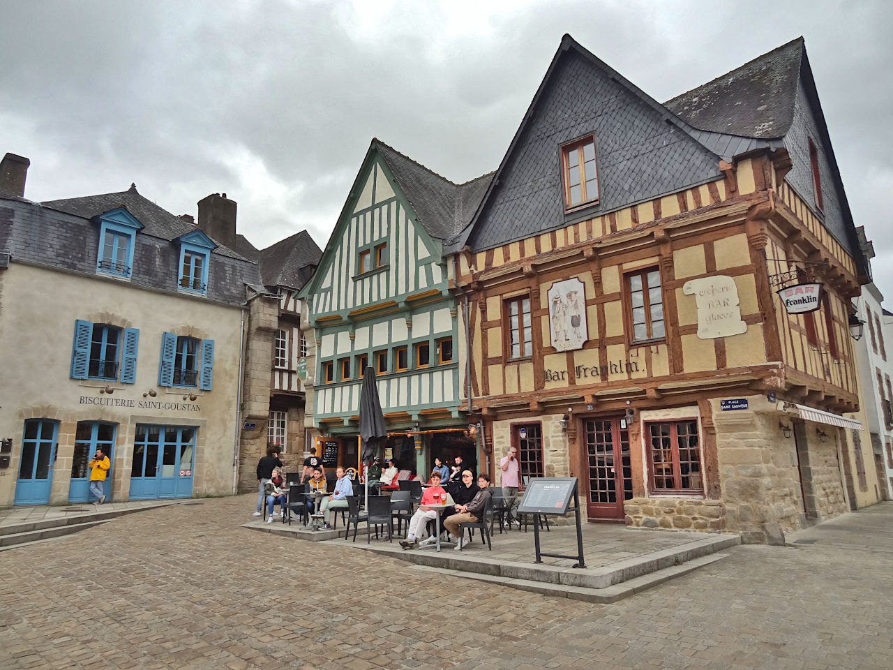 place Saint-Sauveur à Auray