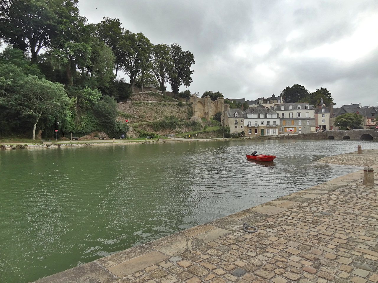 ruines de l'ancien château d'Auray
