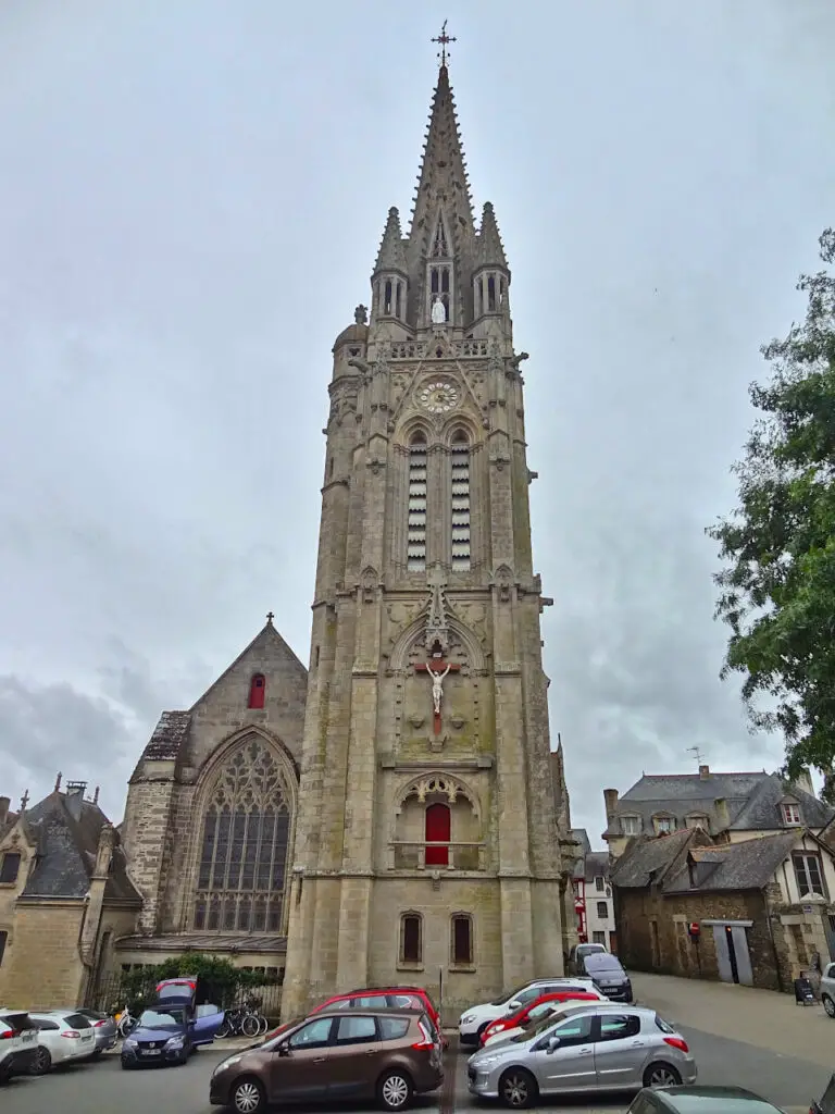 clocher de la Basilique Notre-Dame du Roncier de Josselin