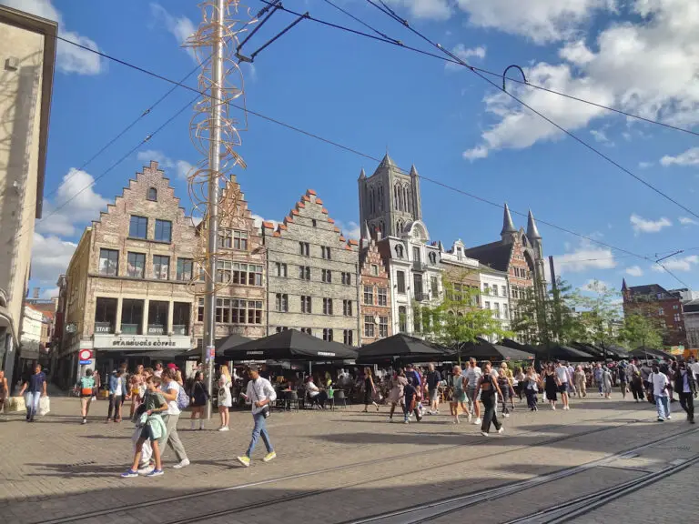 Que visiter, que faire à Gand en 1 jour, 2 ou 3 jours La souris globe