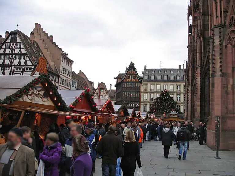 Visiter le marché de Noël de Strasbourg 2025 La souris globetrotteuse