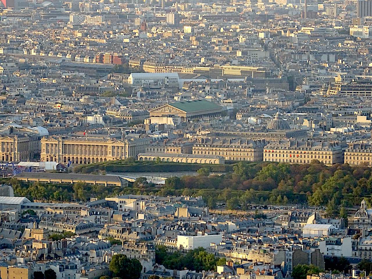 Tuileries, place de a Concorde et église de la Madeleine vus de la tour Montparnasse