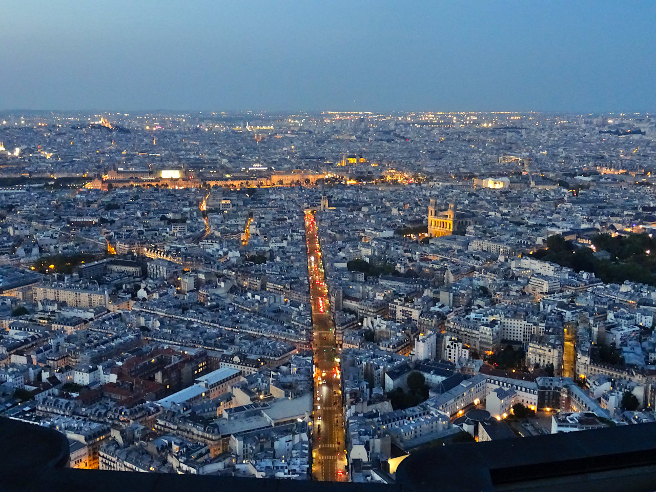 tour Montparnasse de nuit 2