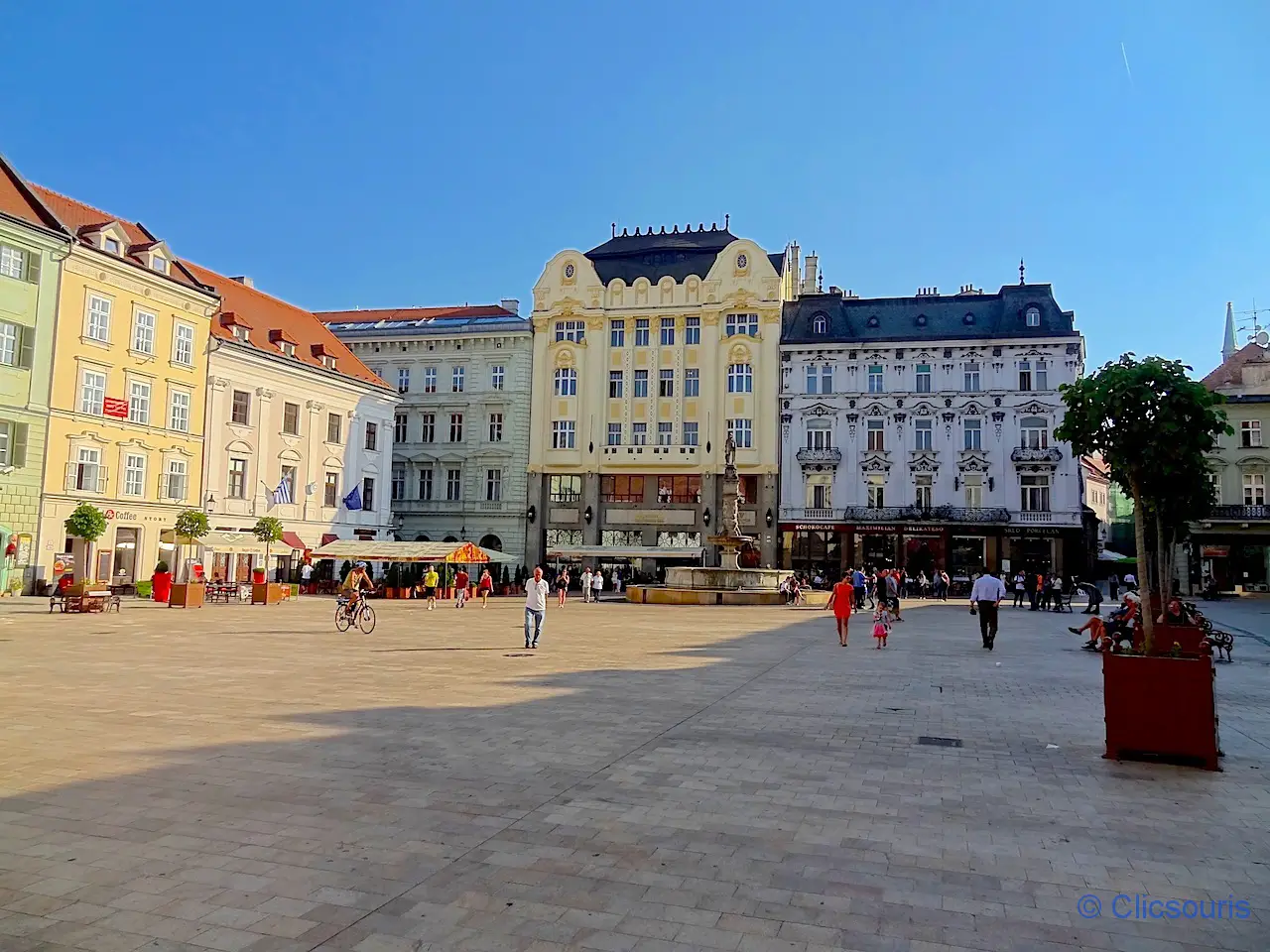 Hlave namestie à Bratislava