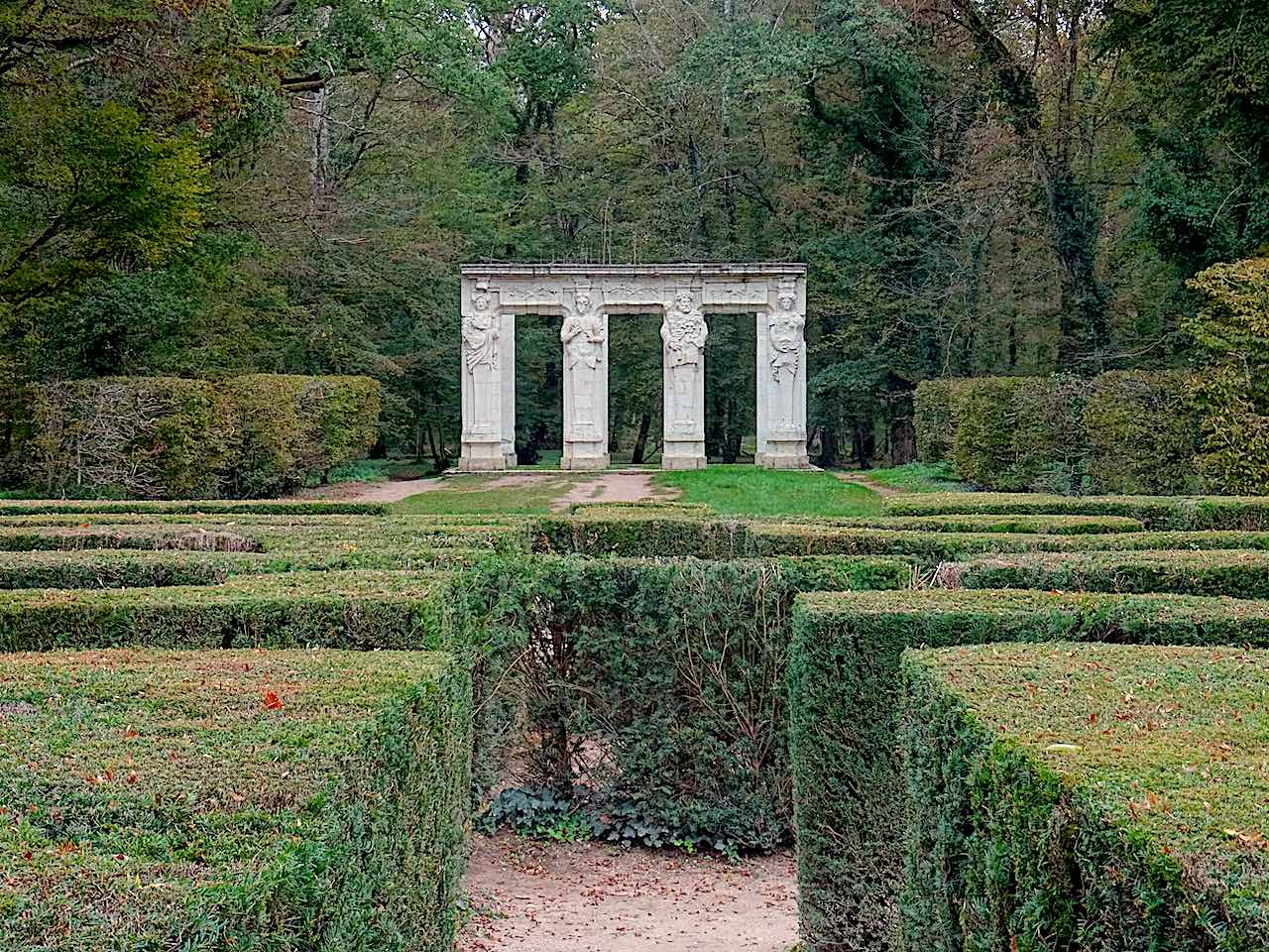 Chenonceau caryatides