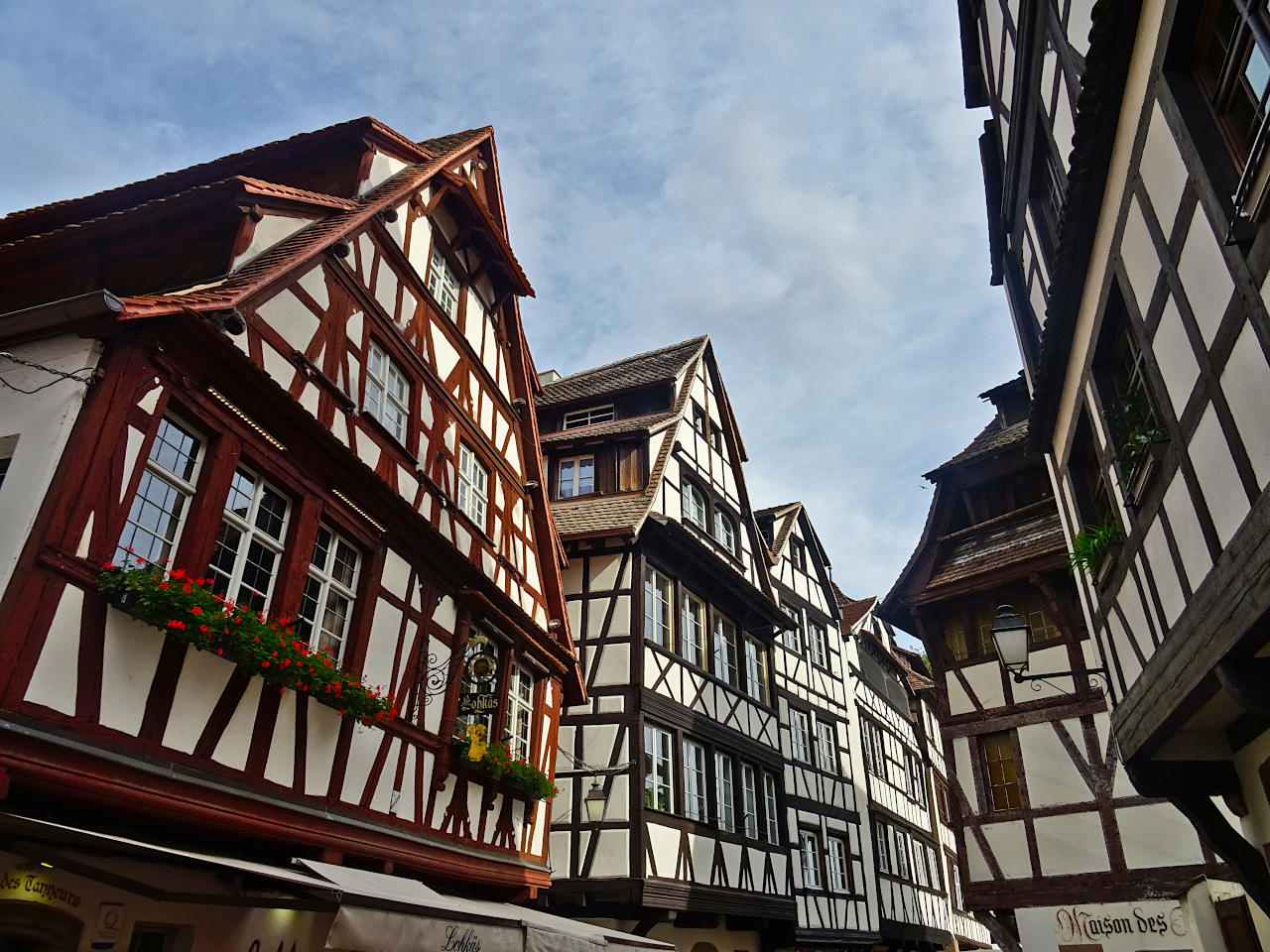 rue typique de la Petite France de Strasbourg avec ses maisons à colombages