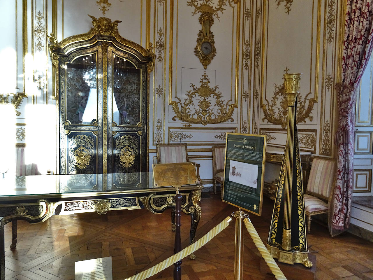 château de Chantilly salon de musique