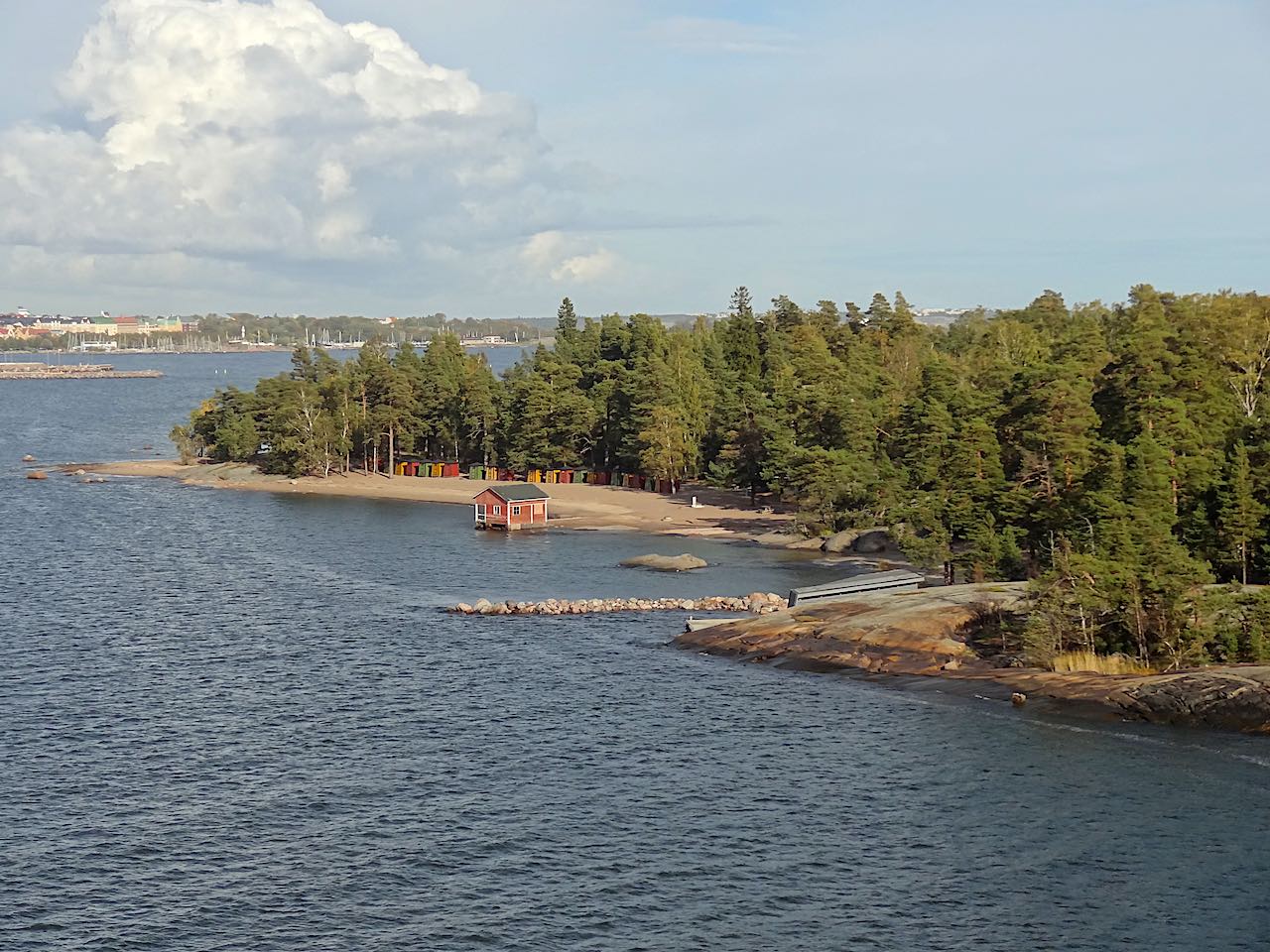 une île boisée d'Helsinki