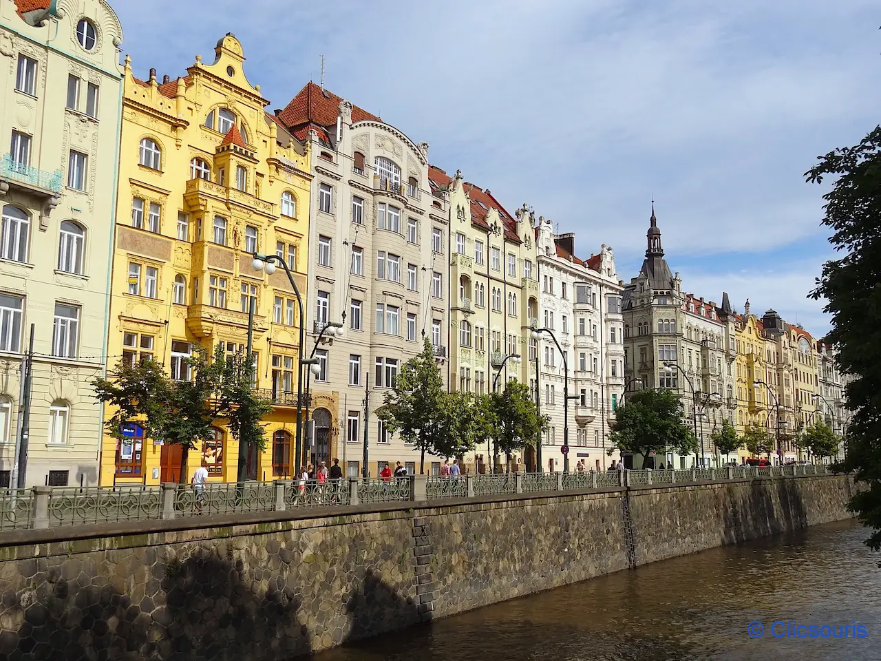 Prague-quais-masaryk